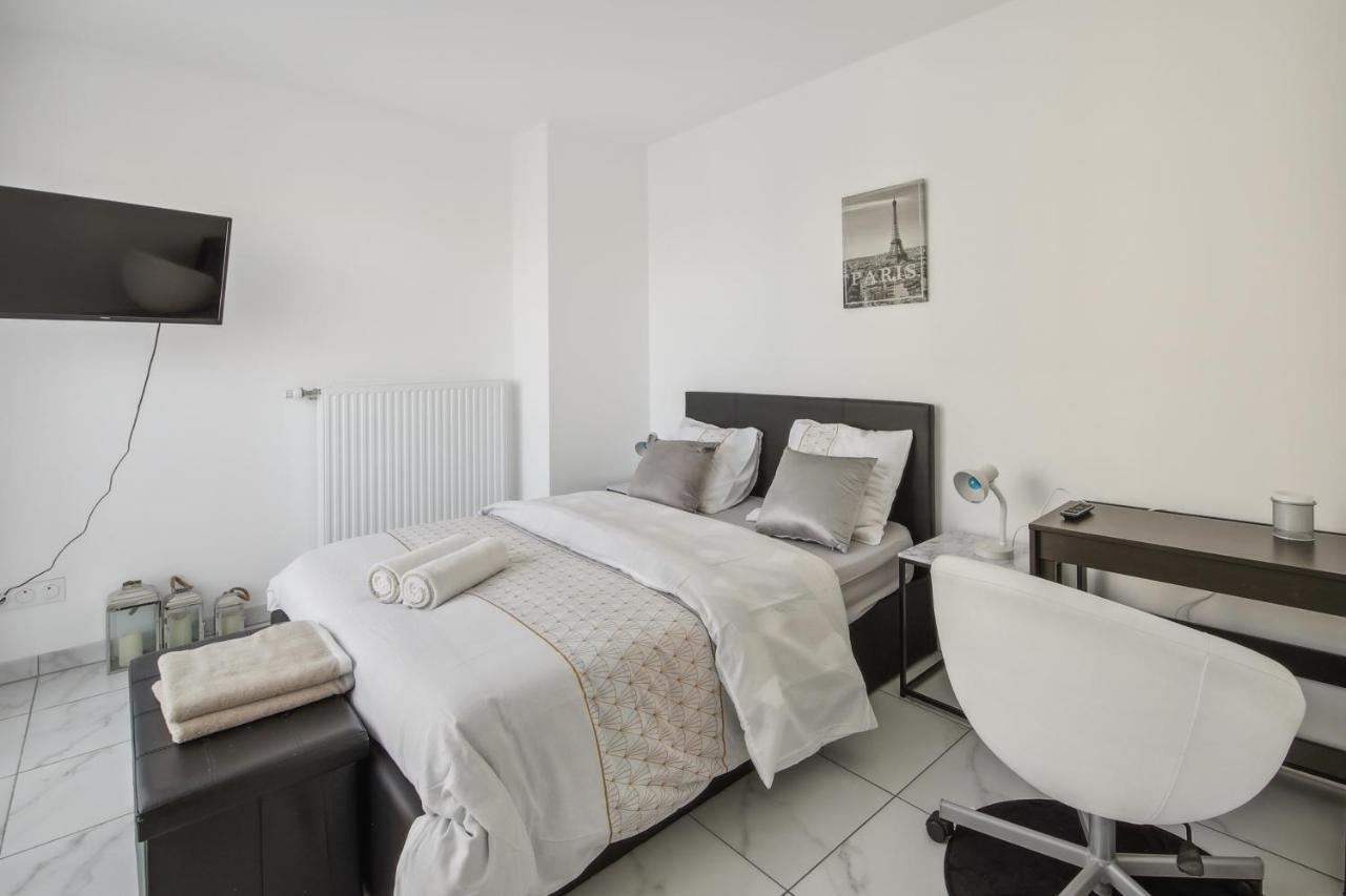 Chic Apart With Balcony Near Paris Apartment Ivry-sur-Seine Luaran gambar